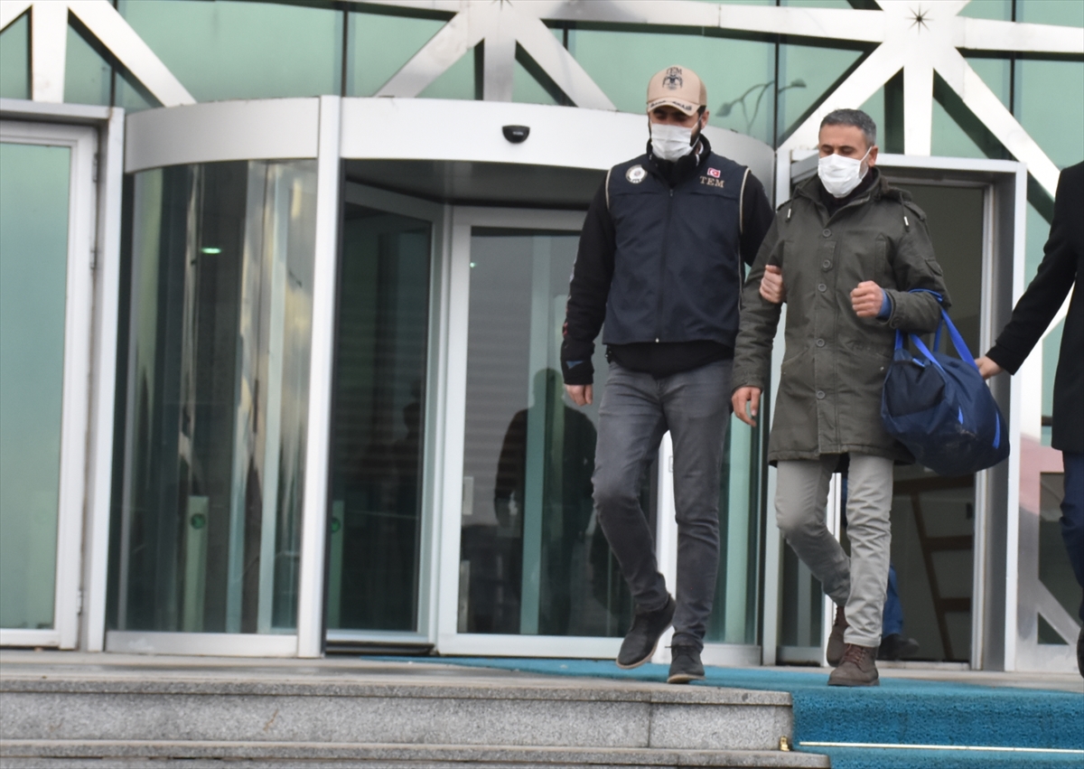 Kars ve İstanbul'daki terör operasyonunda gözaltına alınan 4 kişi adliyede