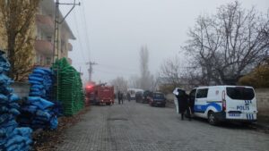 KARS (AA) – Kars'ın Kağızman ilçesinde 4 katlı binada çıkan