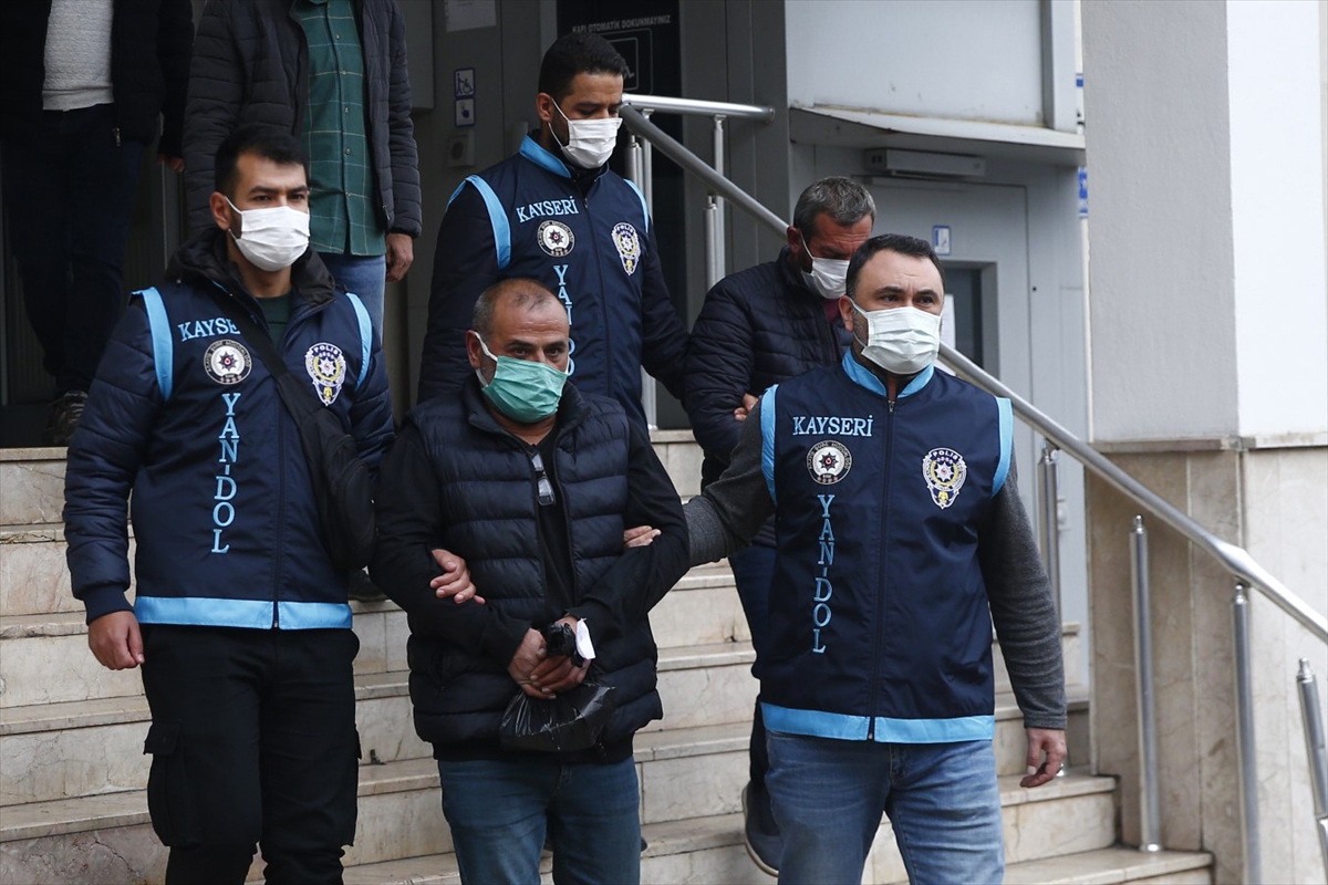 Kayseri'de sahte çeklerle 68 kişiyi dolandıran 4 zanlı daha tutuklandı