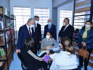 KIRŞEHİR (AA) – Kırşehir Valisi İbrahim Akın, "Kütüphanesiz Okul Kalmayacak