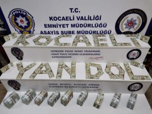 KOCAELİ (AA) – Kocaeli'de telefonda kendisini polis olarak tanıtıp bir