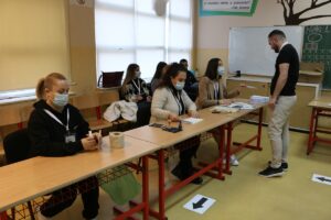 PRİŞTİNE (AA) – Kosova'da halk 21 belediye başkanını belirlemek üzere