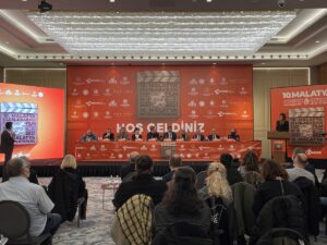 - Festivale bu yıl 27 uzun metrajlı, 29 belgesel, 88