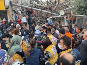 - Bölgede arama kurtarma çalışmaları başlatıldı