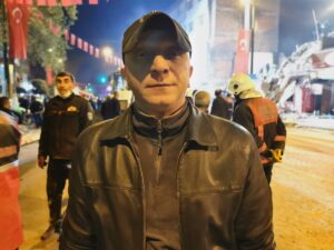 - "Çökmenin hemen ardından enkaz yerine gittim. AFAD ve itfaiye