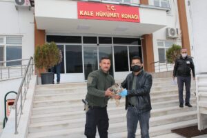 MALATYA (AA) – Malatya'nın Kale ilçesinde bir kişi tarafından yaralı