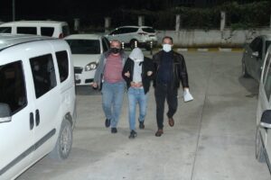 MANİSA (AA) – Manisa’nın Yunusemre ilçesinde, çeşitli suçlardan hakkında 20