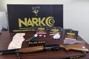 MANİSA (AA) – Manisa'nın Turgutlu ilçesinde uyuşturucu ticareti yaptığı iddiasıyla