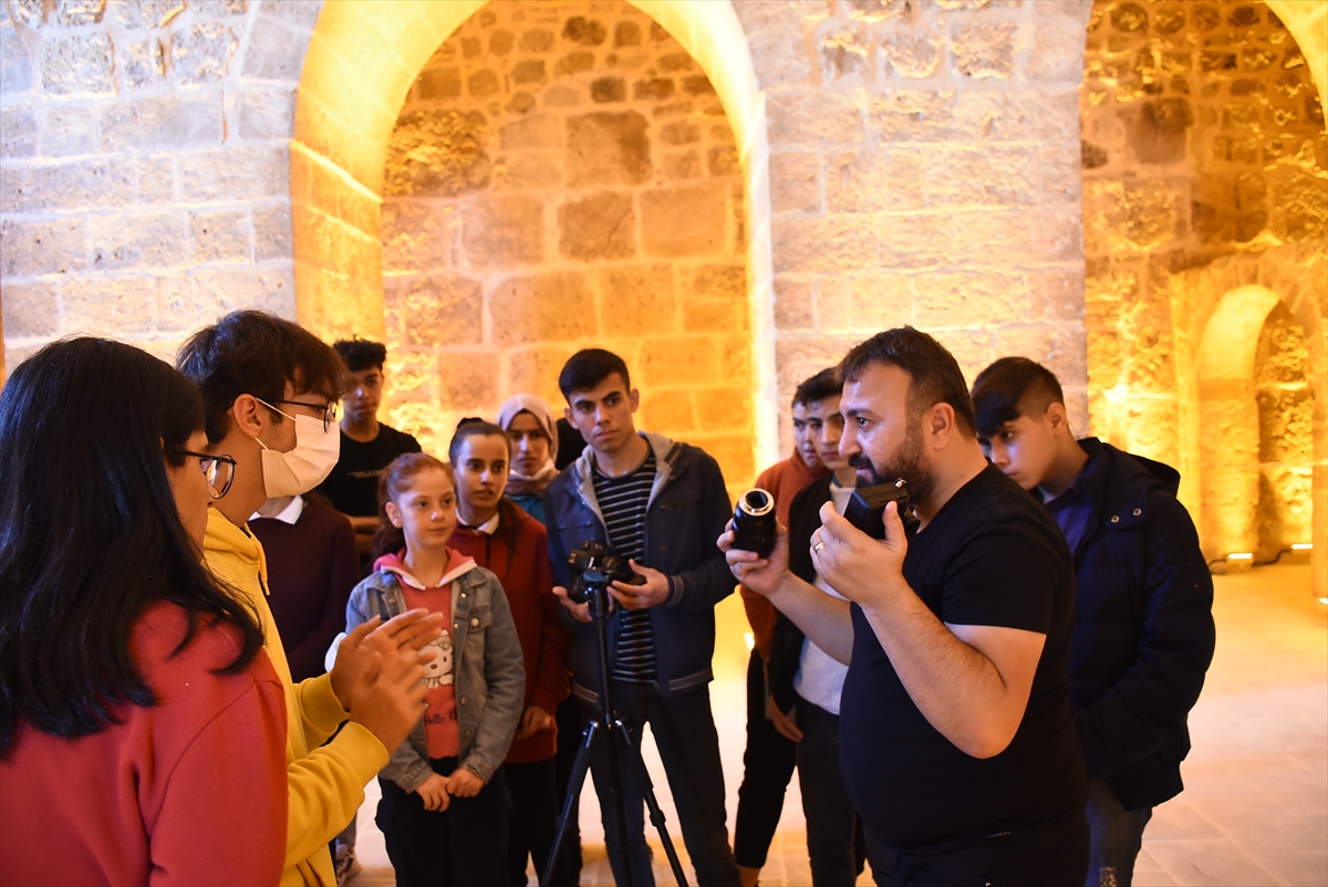Mardin'de tarihi Nisibis Akademisi Mor Yakup Kilisesi'nin belgeseli çekiliyor