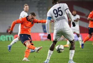 - Medipol Başakşehir: 0 - Adana Demirspor: 0 (İlk yarı)