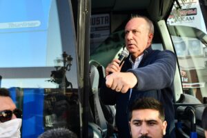 - "Muhalefet Cumhurbaşkanı adayı arıyor çünkü kendilerine güvenmiyorlar"