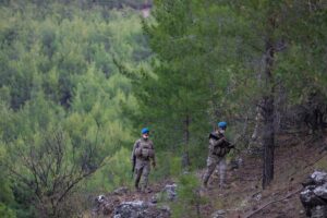 MERSİN (AA) – Mersin'in Gülnar ilçesinde ailesinin kırsal alanda çadır