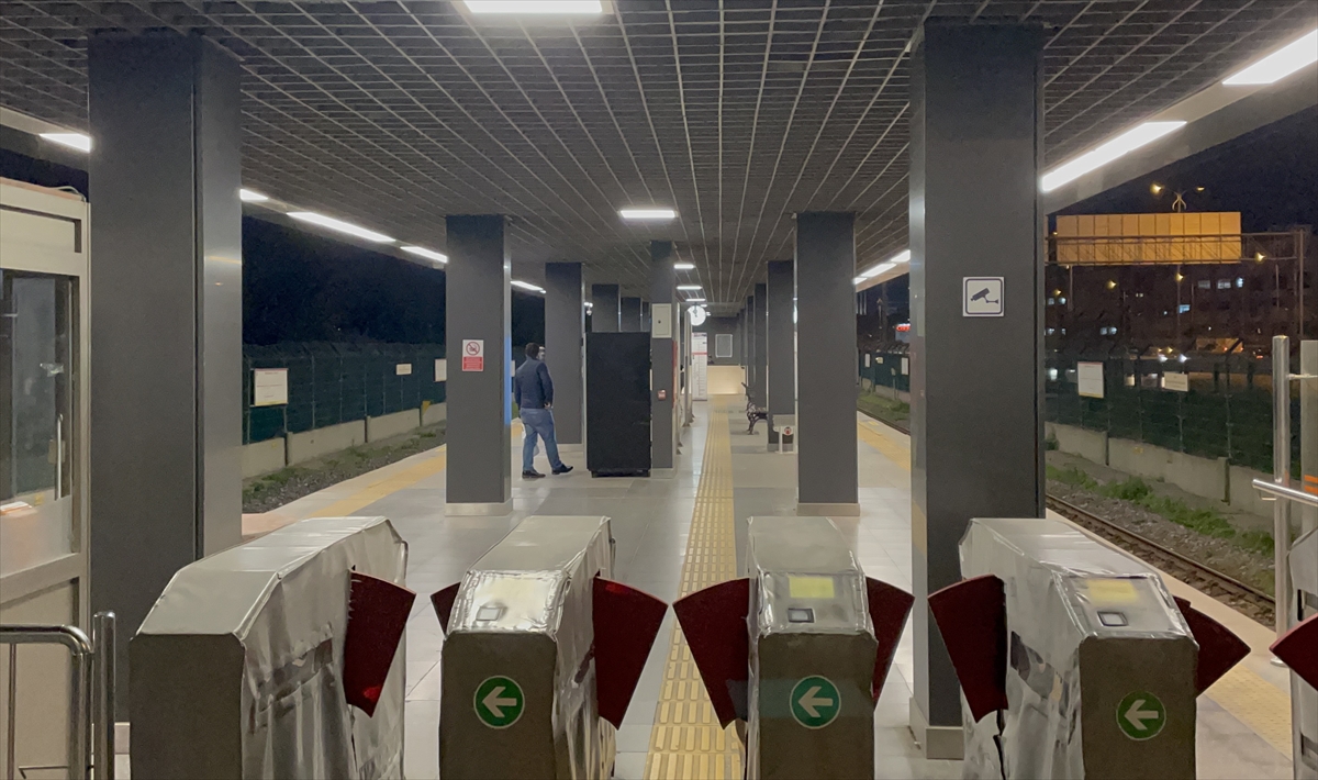 Metrodaki bıçaklı saldırı “güvenlik zafiyeti” tartışmasına neden oldu