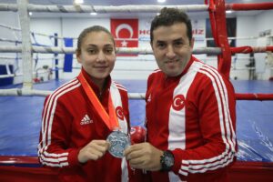 - ''Hayalleri ve hedefleri olan bir sporcuyum. Hayallerime kavuşmak için