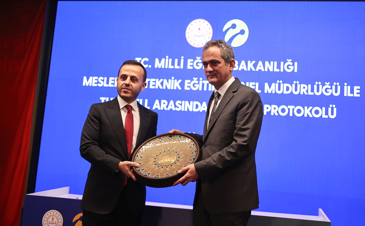 Milli Eğitim Bakanı Özer, Turkcell ile “Geleceği Yazanlar-Gençlere Yatırım, Geleceğe Yazılım” imza protokolünde konuştu: