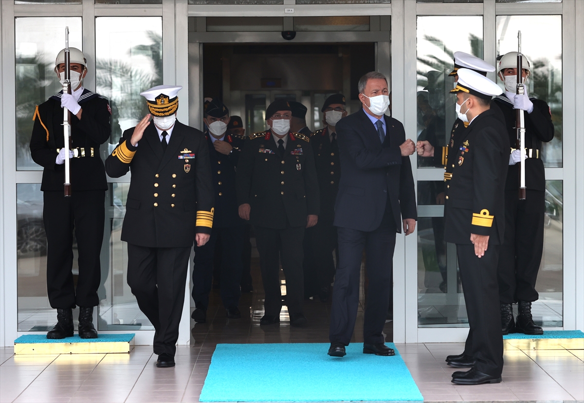 Milli Savunma Bakanı Akar, TSK komuta kademesi ile Güney Deniz Saha Komutanlığında