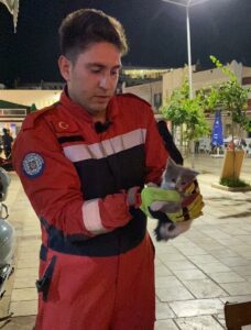 MUĞLA (AA) – Muğla'nın Bodrum ilçesinde merdivenle duvar boşluğu arasına