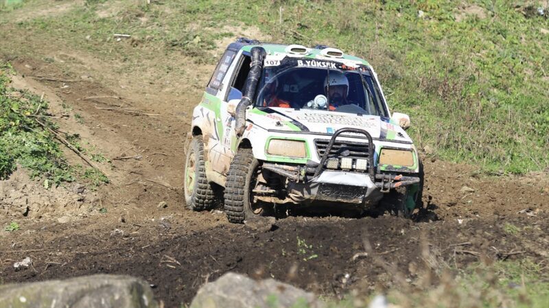 Erzurum’da off-road tutkunları 2 bin 600 rakımlı karlı dağlarda kış sezonunu açtı