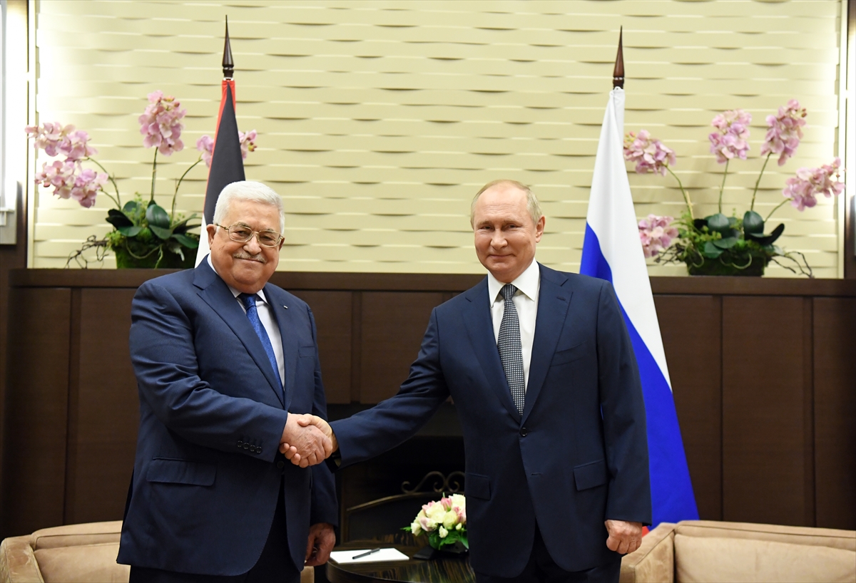 Putin ve Abbas, Soçi’de bir araya geldi