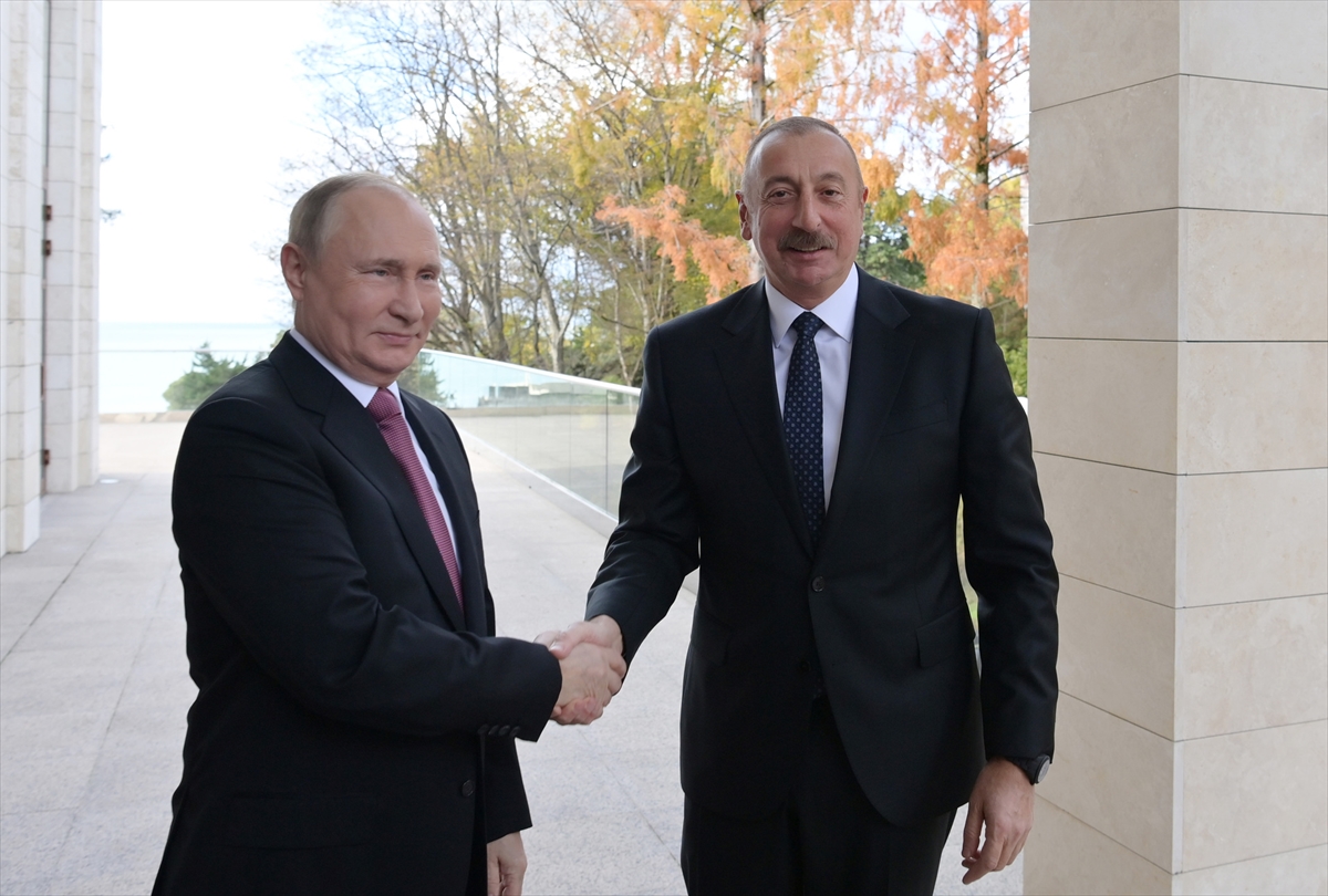 Putin ve Aliyev Soçi’de bir araya geldi