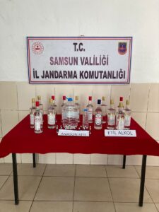 SAMSUN (AA) – Samsun'un Çarşamba ilçesinde sahte içki üretip piyasa