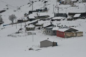 KARS (AA) – Kars'ta etkili olan kar ve soğuk hava