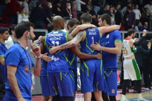 - Semt77 Yalovaspor: 77 - TOFAŞ: 79