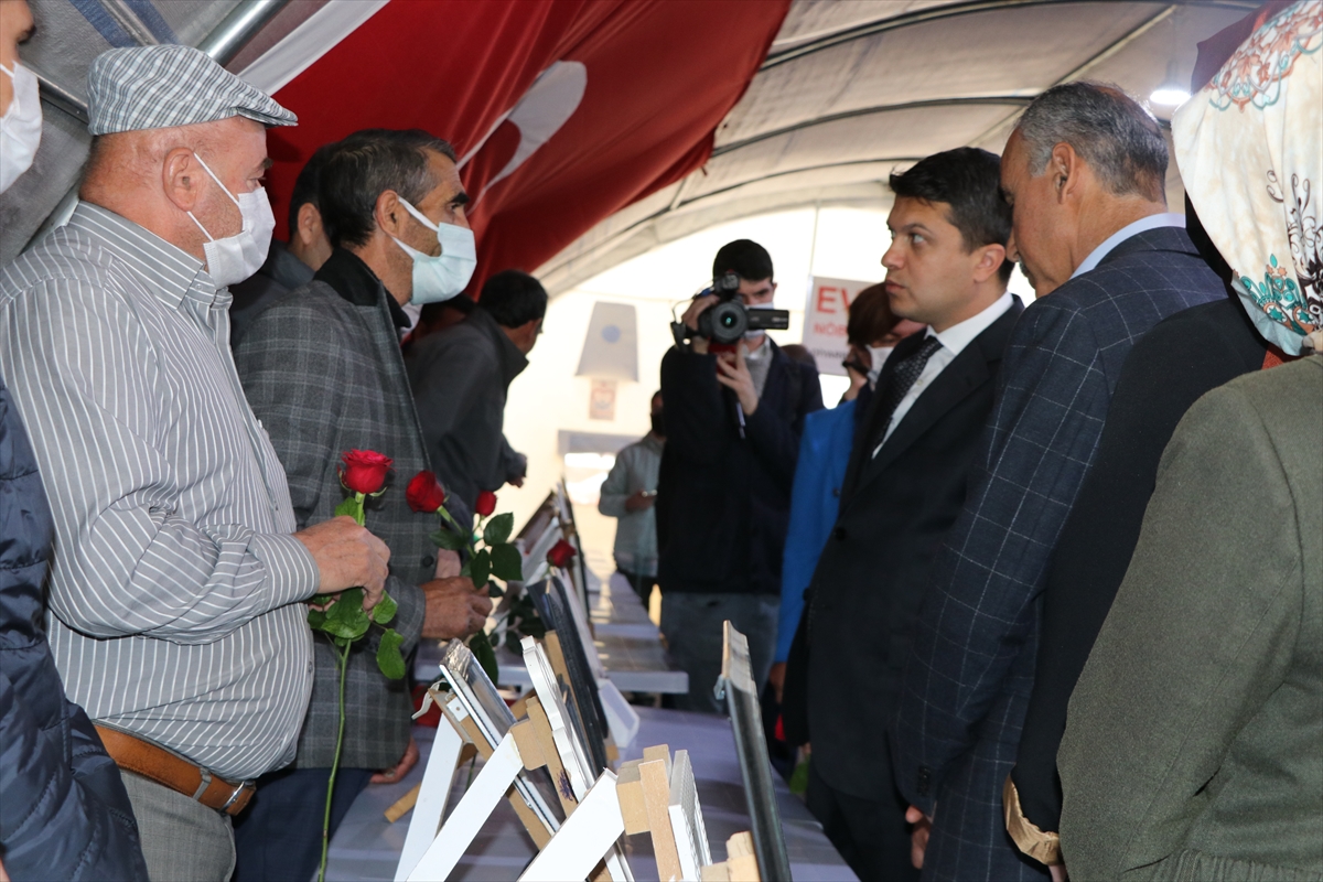 Silvan Kaymakamı Murat Öztürk, Diyarbakır annelerini ziyaret etti: