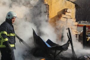 SİVAS (AA) – Sivas'ta müstakil evin bitişiğindeki kulübede çıkan yangında