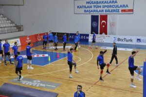 YOZGAT (AA) – Voleybolda AXA Sigorta Efeler Ligi'nin sekizinci haftasında