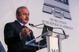 VARŞOVA (AA) – Alp Özden – TBMM Başkanı Mustafa Şentop,