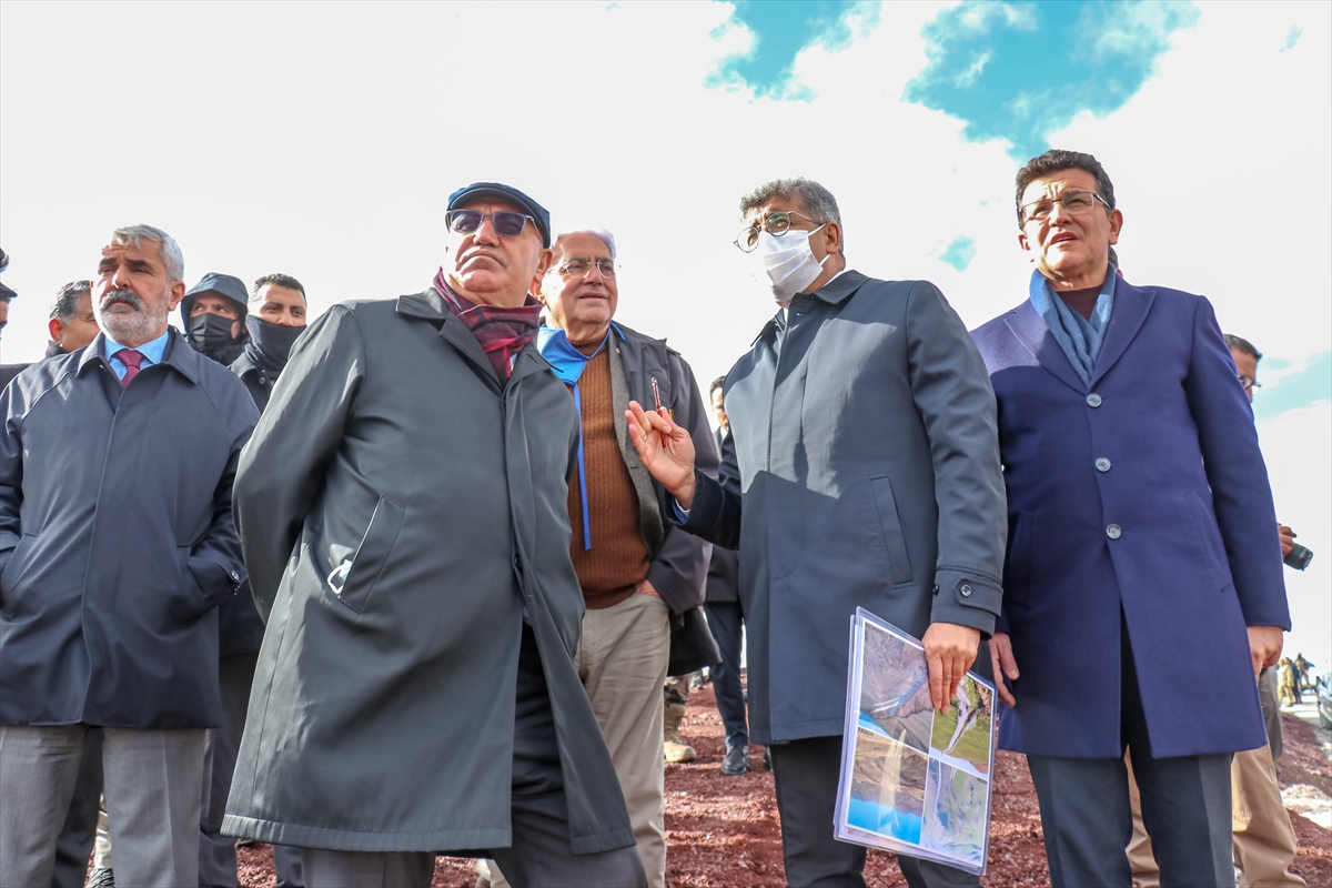 TBMM Göç ve Uyum Alt Komisyonu üyeleri, Türkiye-İran sınırındaki güvenlik duvarını inceledi