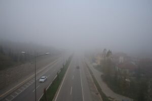 TOKAT (AA) – Tokat'ta sis ulaşımı olumsuz etkiliyor. Tokat-Turhal kara