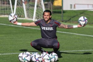 - "Tabii ki bizim de hedeflerimiz ve hayallerimiz var. Ama