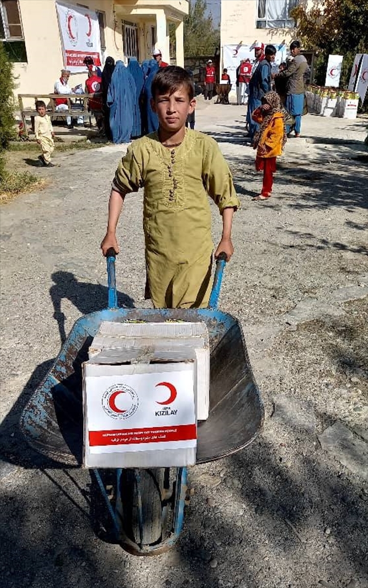Türk Kızılay, Afganistan'da 2 bin koli gıda yardımında bulundu