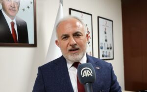 - "Kovid-19 nedeniyle bekleyen ameliyatların şu an yapılıyor olması kan