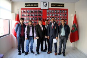 UŞAK (AA) – Uşak'ta gaziler ve şehit aileleri, Bingöl'de şehidin