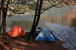 - Sonbahar ve kış mevsiminin bir arada yaşandığı Yedigöller Milli