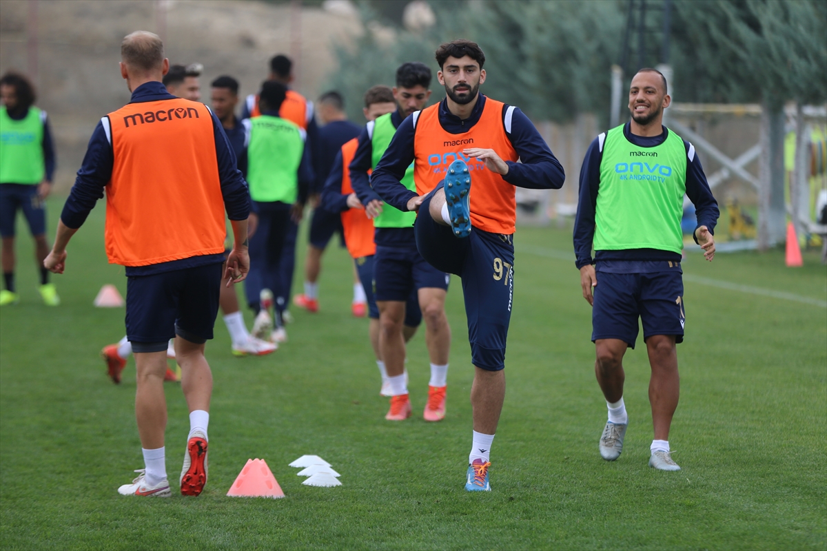 Yeni Malatyaspor Teknik Direktörü Sumudica: “Hiç kimsenin oyununa gelmeyeceğim”