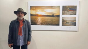 Emekli olduktan sonra fotografçılığı merak salan ve gidip gördüğü ülkelerdeki