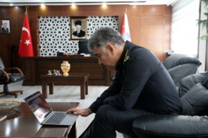 KAYSERİ (AA) – Kayseri Valisi Şehmus Günaydın ve İl Emniyet