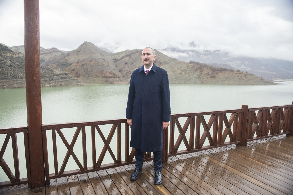 Adalet Bakanı Gül, Tunceli'de Valilik ve Adliye'yi ziyaret etti