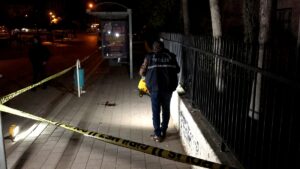 ADANA (AA) – Adana’da silahlı saldırıda yaralanan kişi hastaneye kaldırıldı.