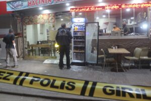 ADANA (AA) – Adana'da silahlı saldırıya uğrayan kişi ağır yaralandı.