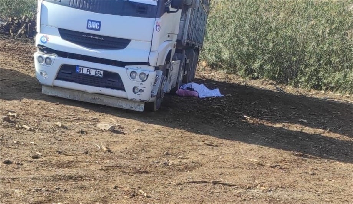 Adana'da kamyondan düşen işçi öldü
