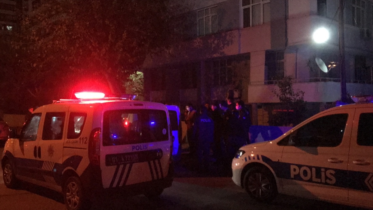Adana'da polisten kaçmaya çalışan 3 şüpheli kovalamaca sonucu yakalandı
