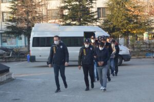 AFYONKARAHİSAR (AA) – Afyonkarahisar'da ele geçirdikleri sosyal medya hesaplarından paylaşımlarla