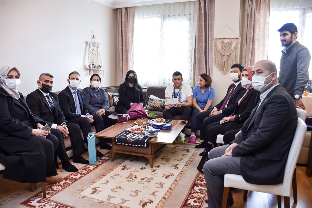 AK Parti Genel Başkan Yardımcısı Sarıeroğlu, Dünya Engelliler Günü dolayısıyla ziyaretlerde bulundu