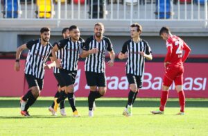 Stat: Bornova Aziz Kocaoğlu Hakemler: Gürcan Hasova, Hüseyin Can, Azad