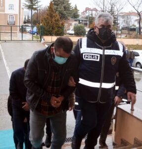 AMASYA (AA) – Amasya'nın Merzifon ilçesinde düzenlenen fuhuş operasyonunda gözaltına